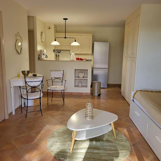 La Calade Apartment L'Isle-sur-la-Sorgue Exterior photo